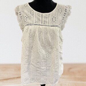 White Eyelet Lace Top – Feminine & Airy 🌸